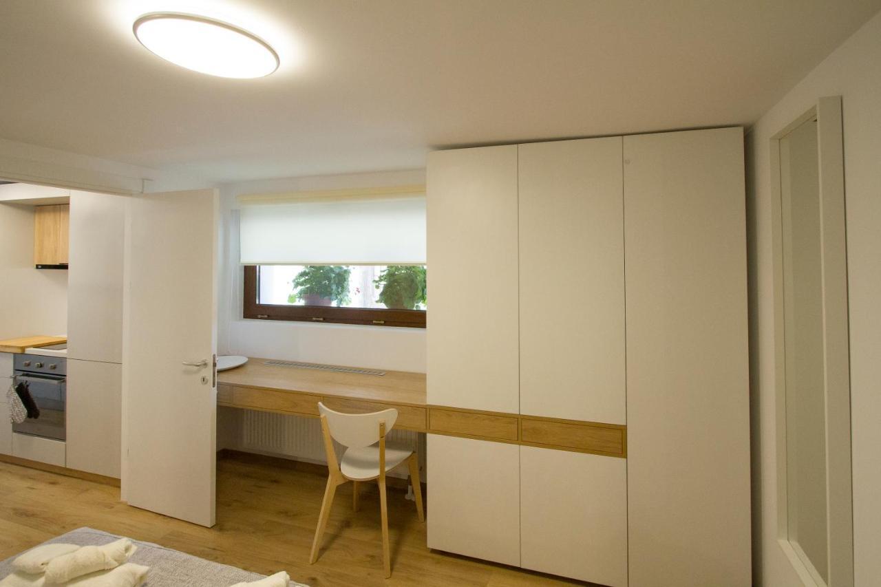 Hat Old Town Designer Apartments Brasov Bagian luar foto